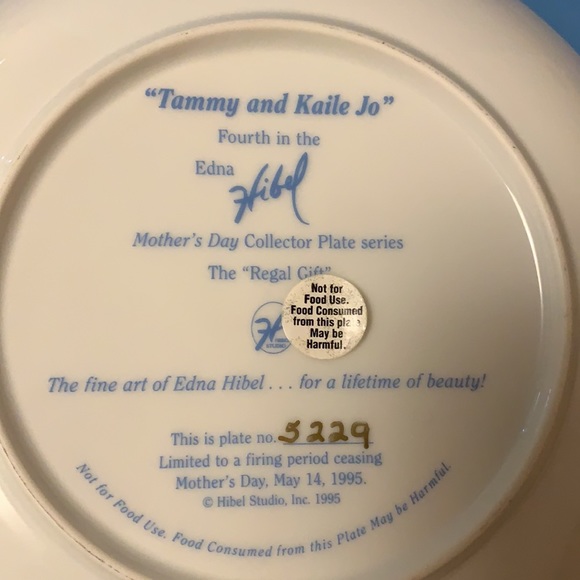 MOTHER DAUGHTER Plate!!!Edna Hibel NEW IN BOX !!Tammy and Kaiser Jo -BEAUTIFUL - Picture 5 of 6